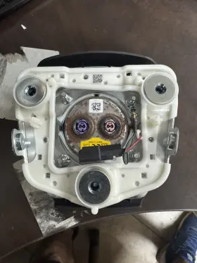 84823471 Oem Gmc Part 2021-2024 Yukon Denali Driver Wheel Airbag Dark Atmosphere #2