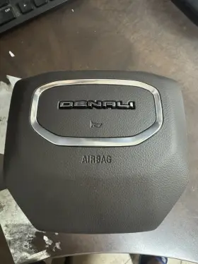 84823471 Oem Gmc Part 2021-2024 Yukon Denali Driver Wheel Airbag Dark Atmosphere